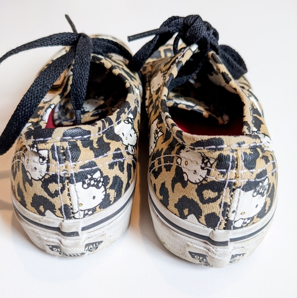 Limited Edition Hello Kitty Vans - Youth 12 - Picture 6 of 6